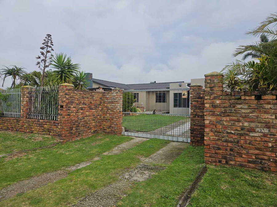 4 Bedroom Property for Sale in Greenshields Park Eastern Cape